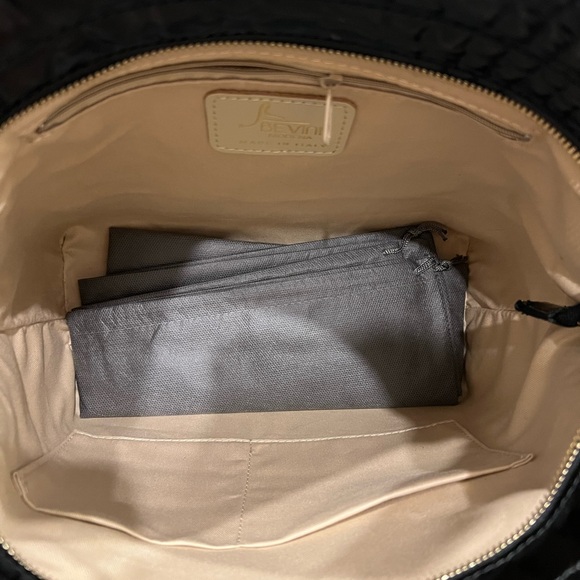 Bevini Croc embossed patent leather bag - Picture 9 of 13